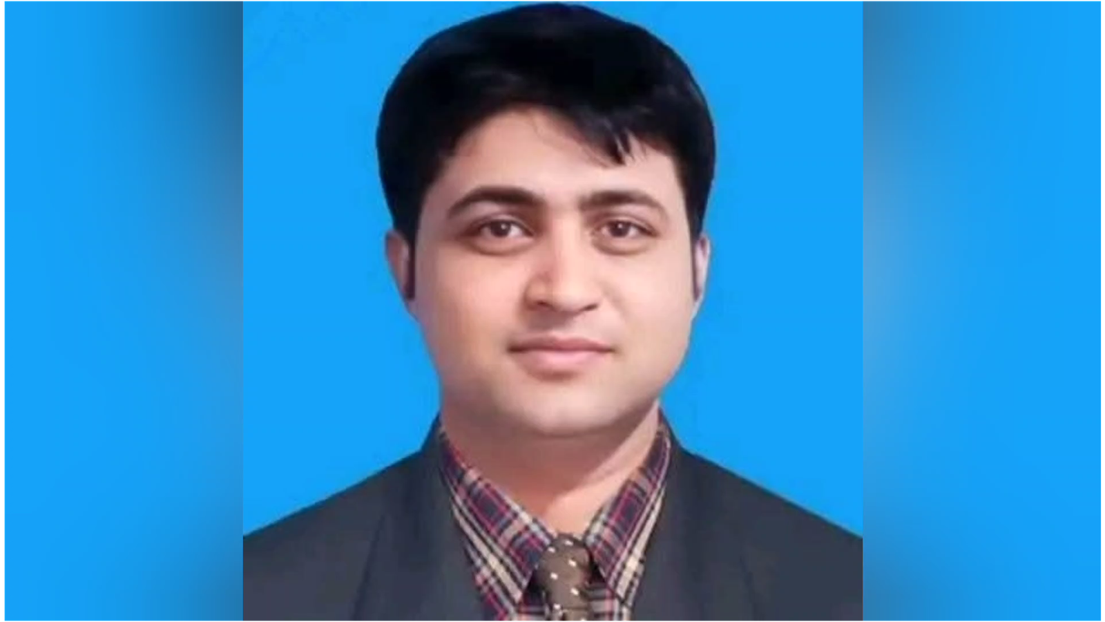 নোয়াখালীর সদর উপজেলায় উপকূল এক্সপ্রেস ট্রেনে কাটা পড়ে এক যুবকের মৃত্যু হয়েছে। নিহত দেলোয়ার হোসেন (৩৪) জেলার সুবর্ণচর উপজেলার চরক্লার্ক ইউনিয়নের বাতেন মাস্টারের বাড়ির জহির উদ্দিনের ছেলে।     শুক্রবার (৬ ডিসেম্বর) রাত ১০টার দিকে উপজেলার দত্তেরহাট সংলগ্ন আহমদিয়া স্কুল এলাকায় এই দুঘটনা ঘটে।   পুলিশ ও স্থানীয়রা জানায়, বিকালে নোয়াখালীর সোনাপুরের উদ্দেশ্যে ঢাকা থেকে ছেড়ে আসে উপকূল এক্সপ্রেস ট্রেন। ট্রেনটি মাইজদী স্টেশন হয়ে সোনাপুরের উদ্দেশ্যে রওনা দিয়ে দত্তেরহাট সংলগ্ন আহমদিয়া স্কুল এলাকায় পৌঁছালে সেখানে ট্রেনে কাটা পড়েন দেলোয়ার। এতে তার শরীর থেকে পা আলাদা হয়ে যায়। এতে ঘটনাস্থলেই তার মৃত্যু হয়।    