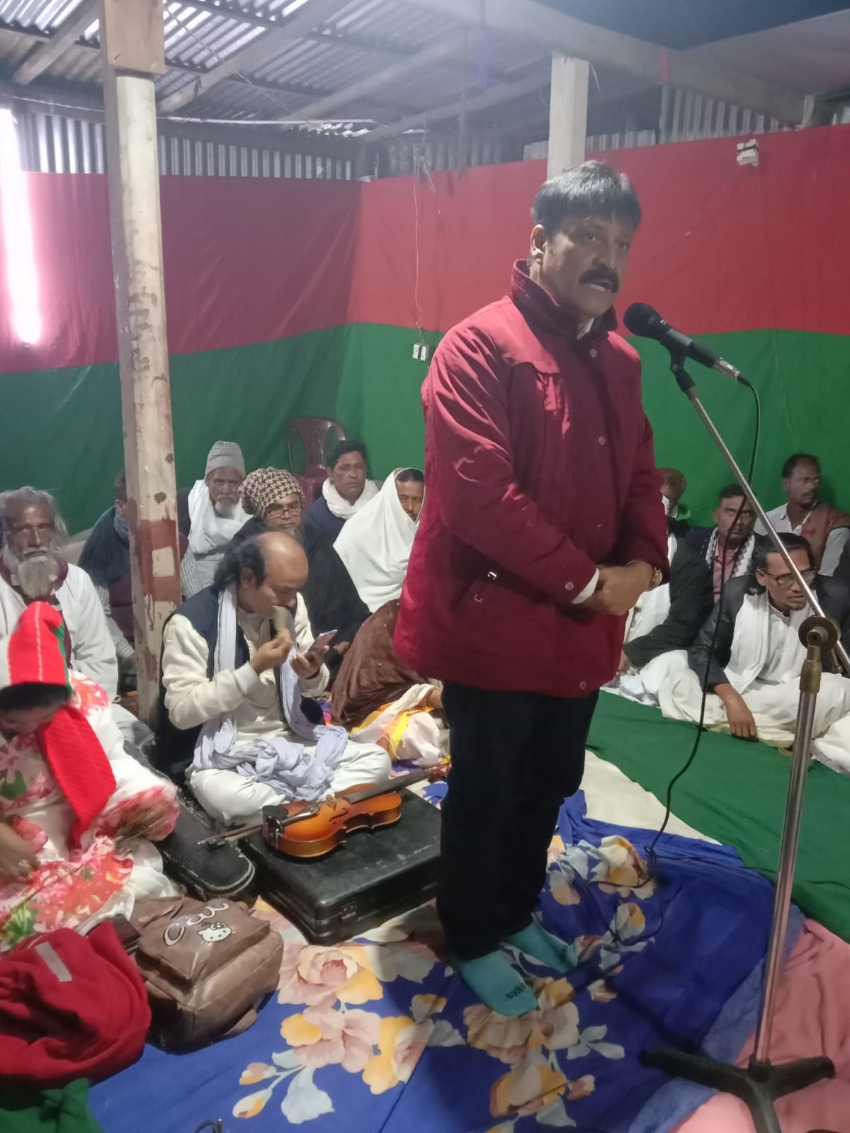 গতকাল মির্জাপুর পৌরসভার পুষ্ট কামরী জহুুর বাড়ি মোড়ে মোহাম্মদ আফজাল মিয়ার বাড়িতে বাৎসরিক ওরস মোবারক ও বাউল গান অনুষ্ঠিত হয়।