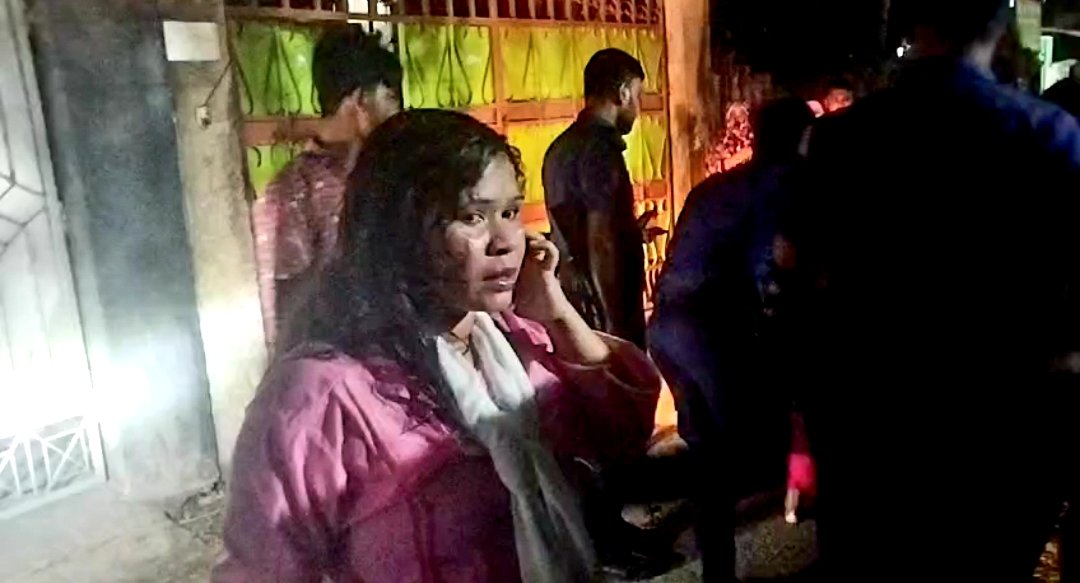 সাতক্ষীরায় অভিনব প্রতারণা! মাছ ব্যবসায়ীকে ব্ল্যাকমেইল করে টাকা আদায়, আটক দুই নারী