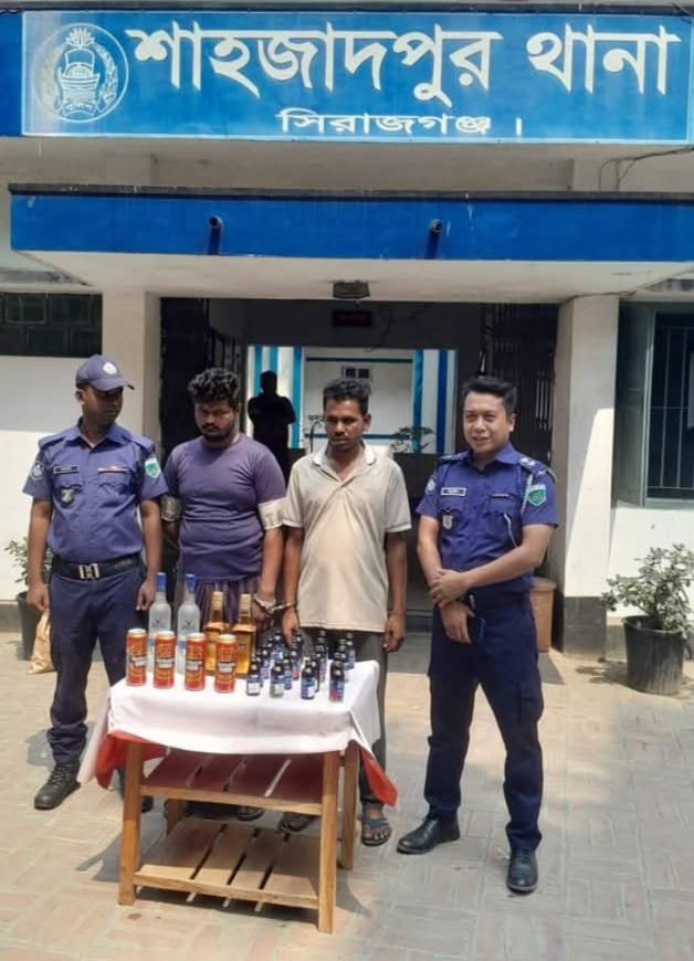 শাহজাদপুরে পাথরবোঝাই ট্রাকে মাদক জব্দ: পুলিশের অভিযানে আটক ২