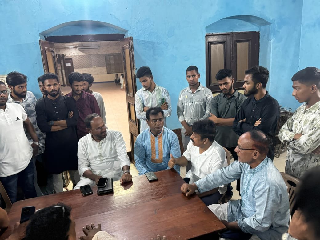 সুলতান সালাউদ্দিন টুকুর সাথে হযরত আলী মিয়ার সৌজন্য সাক্ষাৎ: মেয়র পদে নির্বাচনী প্রস্তুতি নিয়ে আলোচনা"
