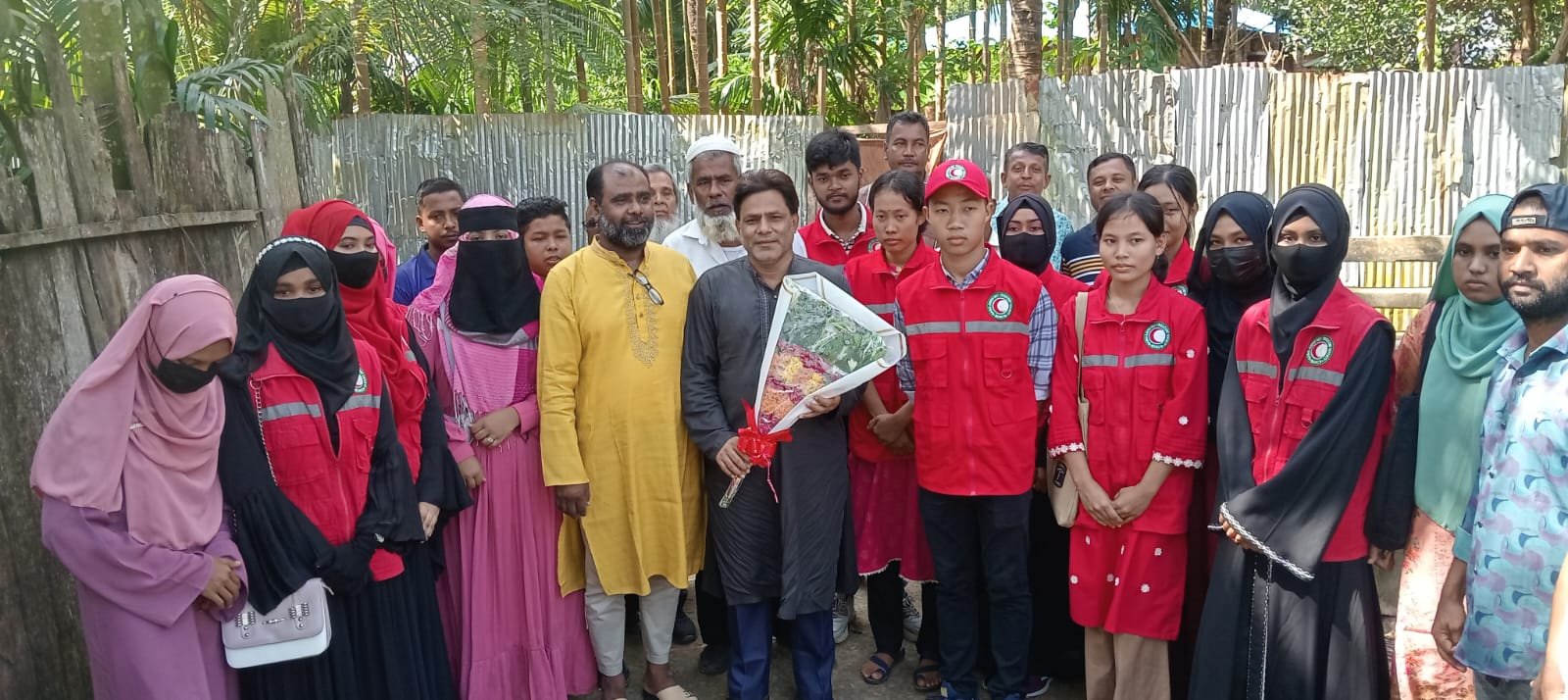 বাংলাদেশ রেড ক্রিসেন্ট সোসাইটি রাঙামাটি জেলা ইউনিটের ভারপ্রাপ্ত চেয়ারম্যান এস.এম. শফিউল আজমের আগমন উপলক্ষে বাঘাইছড়ি উপজেলা ইউনিটের পক্ষ থেকে এক আন্তরিক সংবর্ধনা অনুষ্ঠান অনুষ্ঠিত হয়েছে। আজ শনিবার (১৮ অক্টোবর) সকাল ১০টায় বাঘাইছড়ি উপজেলা বটতলী স্পোর্টিং ক্লাবে সংবর্ধনার আয়োজন করা হয়। অনুষ্ঠানে অতিথি হিসেবে উপস্থিত ছিলেন বাংলাদেশ রেড ক্রিসেন্ট সোসাইটি বাঘাইছড়ি উপজেলা ইউনিটের সদস্য মো. সেলিম উদ্দিন বাহারী। এছাড়াও ইউনিটের কর্মকর্তা, স্বেচ্ছাসেবক, যুব সদস্য ও স্থানীয় গণ্যমান্য ব্যক্তিবর্গ অনুষ্ঠানে অংশ নেন।