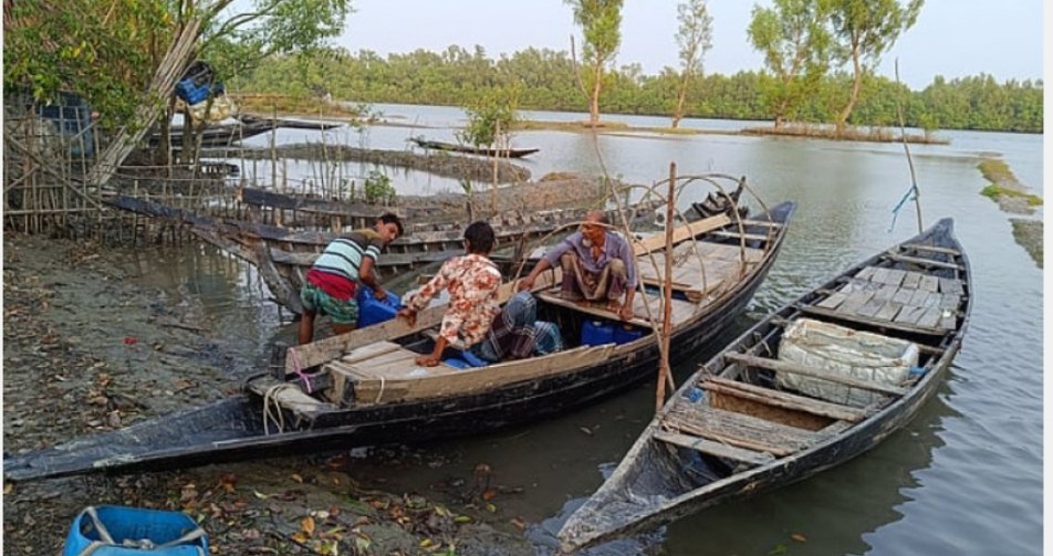 টিয়ারচর সংলগ্ন কালামিয়ার ভারাণী এলাকা থেকে মুক্তিপণের দাবিতে দুই জেলেকে অপহরণ করেছে দস্যুরা। অপহৃত জেলেরা হলেন—সাতক্ষীরার আশাশুনি উপজেলার খাজুরা এলাকার আবু হানিফ (৩২) ও খায়রুল ইসলাম (৩০)।
