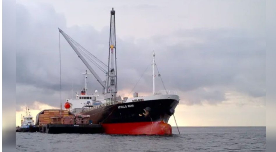 আন্তর্জাতিক বাণিজ্যের গুরুত্বপূর্ণ প্রবেশদ্বার মোংলা বন্দর—সেখানে আবারও দেখা দিল আইনি জটিলতার ছায়া। আমদানিকারকের দায়ের করা মামলার জেরে মোংলা বন্দরে আটক করা হয়েছে পানামা পতাকাবাহী একটি বিদেশি জাহাজ।