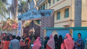 ৫২ ভোটকেন্দ্রের ৪০টিই ঝুঁকিপূর্ণ