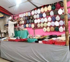 ঈদ উপলক্ষে আতর ও টুপির বাজার জমজমাট