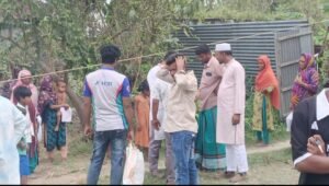 ঈদের আনন্দ ঘরে ঘরে পৌঁছে দিলেন ফরিদুল ইসলাম